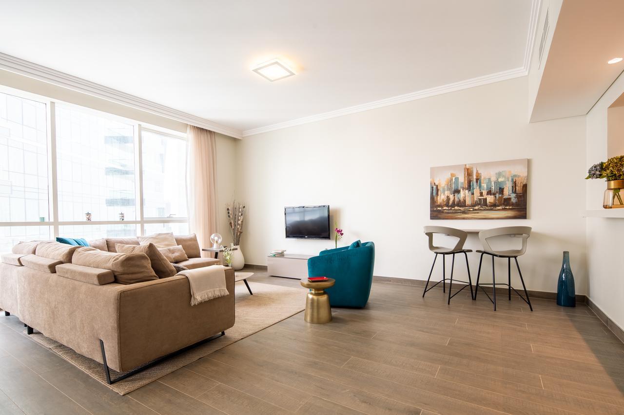 Frank Porter - Al Bateen Apartment *