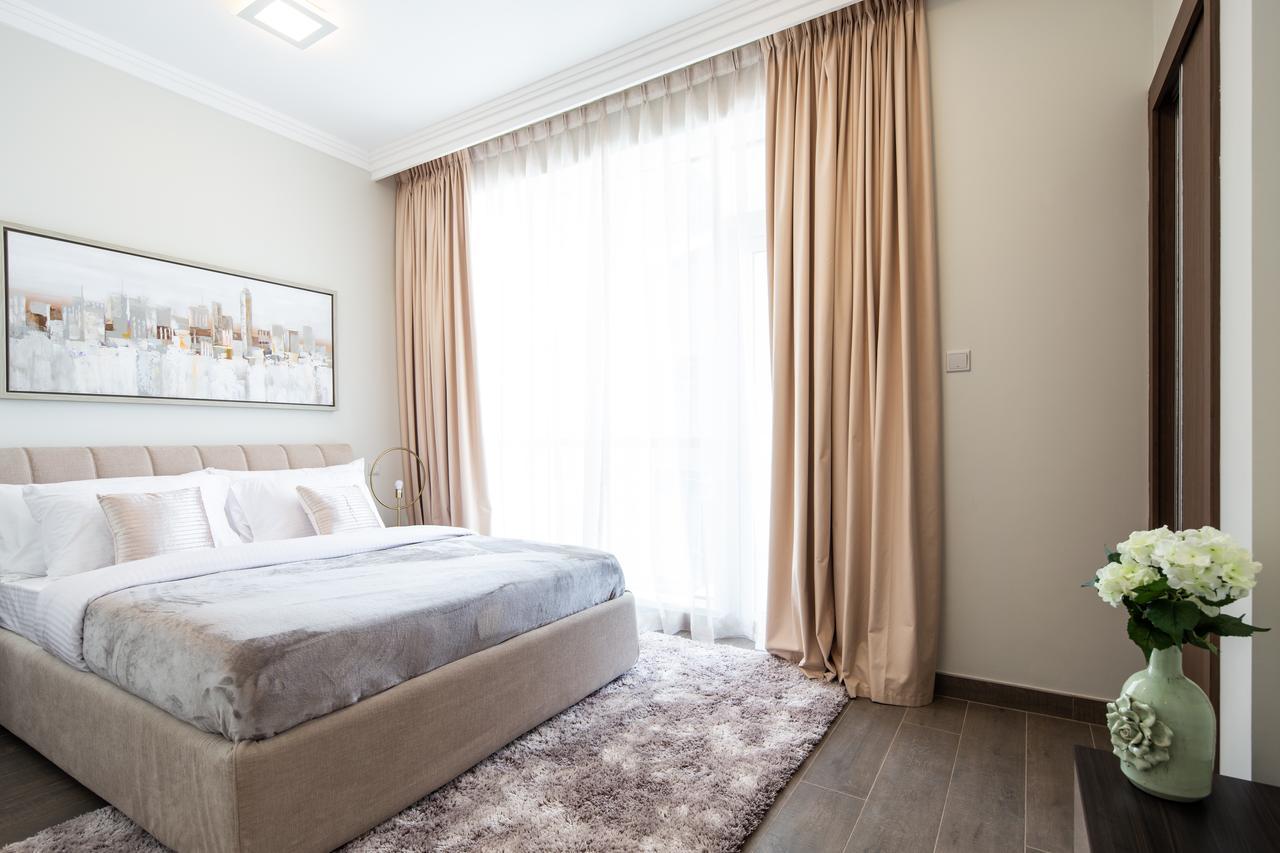 Frank Porter - Al Bateen Apartment Dubai